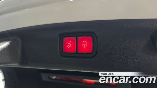 Mercedes-Benz C-Class 2023 — ფოტო 18/20