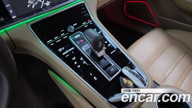 Porsche Panamera 2018 — фото 9 из 20