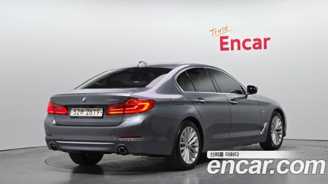 BMW 5 Series 2018 — Фото 2/20