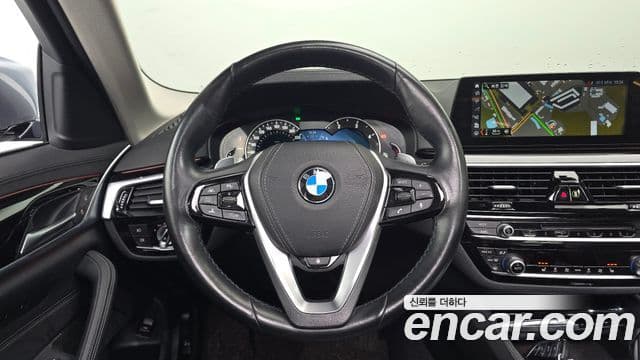 BMW 5 Series 2018 — Фото 13/20