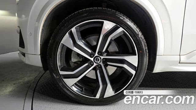 Volvo XC90 2020 — ფოტო 4/20