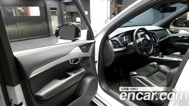 Volvo XC90 2020 — ფოტო 10/20