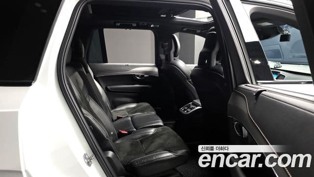 Volvo XC90 2020 — ფოტო 11/20