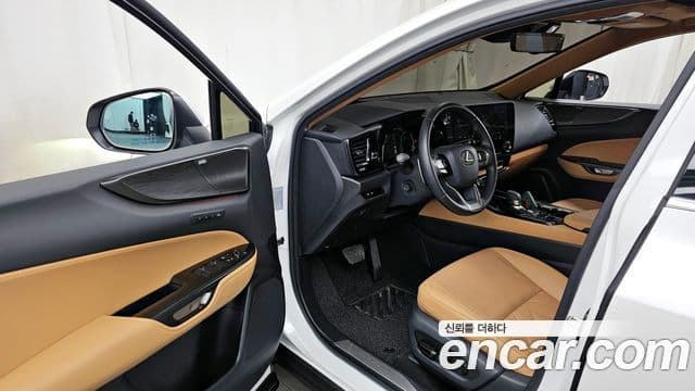 Lexus NX350h 2024 — ფოტო 8/20