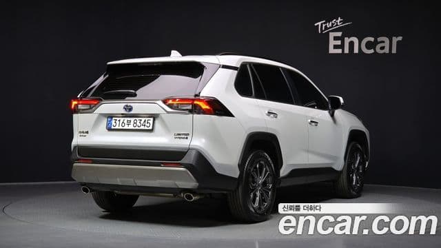Toyota RAV4 2024 — ფოტო 2/20