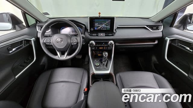 Toyota RAV4 2024 — ფოტო 7/20