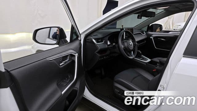 Toyota RAV4 2024 — ფოტო 10/20