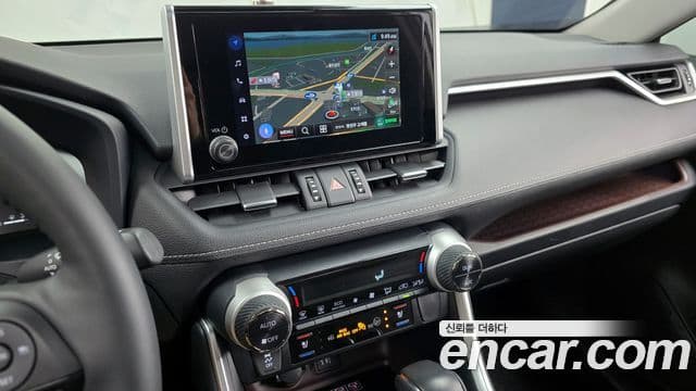 Toyota RAV4 2024 — ფოტო 14/20