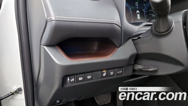 Toyota RAV4 2024 — ფოტო 16/20