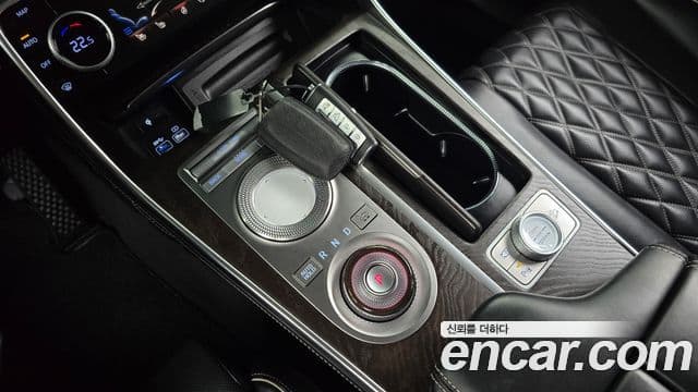 Genesis GV80 2020 — ფოტო 8/20