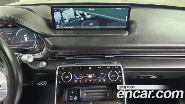 Genesis GV80 2020 — ფოტო 14/20