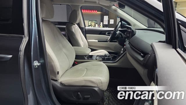 Kia Carnival 2020 — ფოტო 11/20