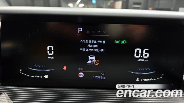 Hyundai Staria 2023 — Photo 15/20