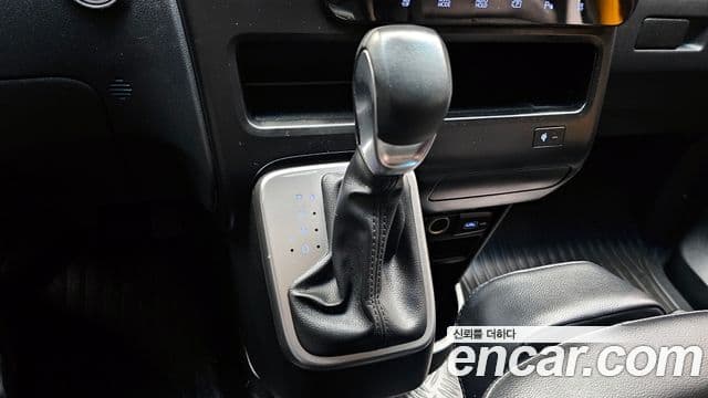 Hyundai Staria 2023 — Photo 12/20