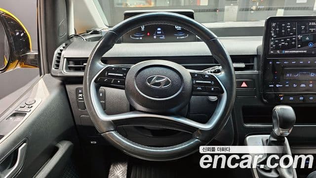 Hyundai Staria 2023 — Photo 7/20