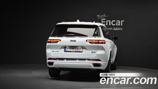 Jeep Grand Cherokee 2022 — ფოტო 4/20