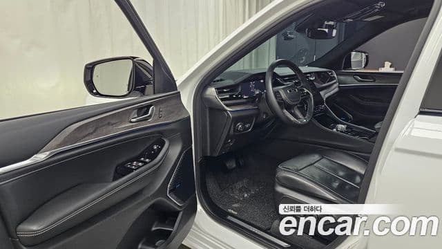 Jeep Grand Cherokee 2022 — ფოტო 10/20