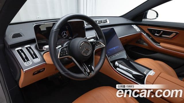 Mercedes-Benz S-Class 2025 — Фото 13/20