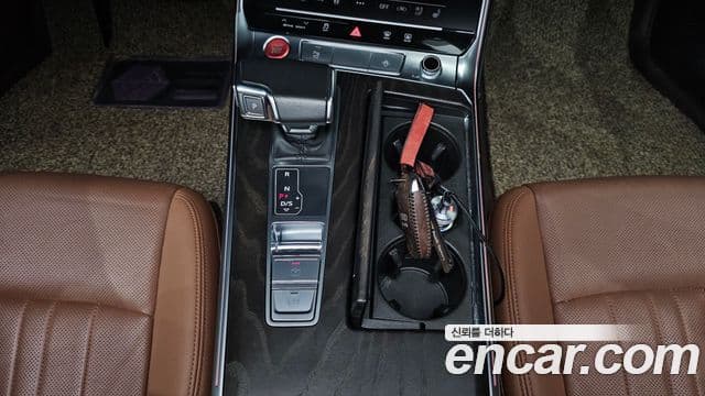 Audi A6 2020 — ფოტო 2/20
