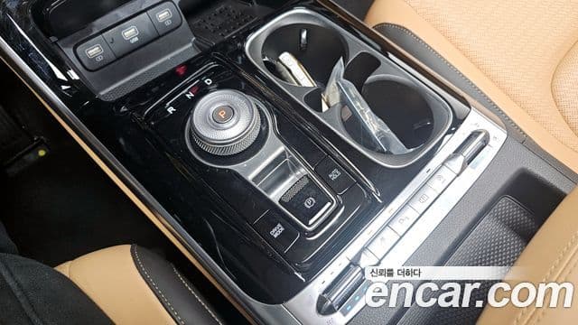 Kia Carnival 2023 — Şəkil 9/20