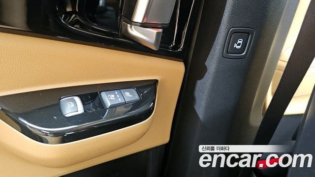 Kia Carnival 2023 — Şəkil 18/20