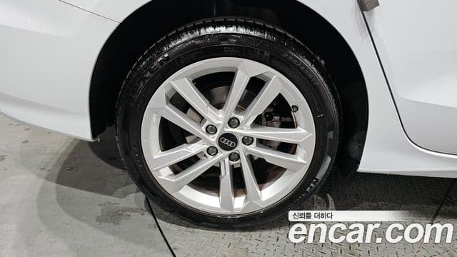 Audi A3 2024 — ფოტო 5/20