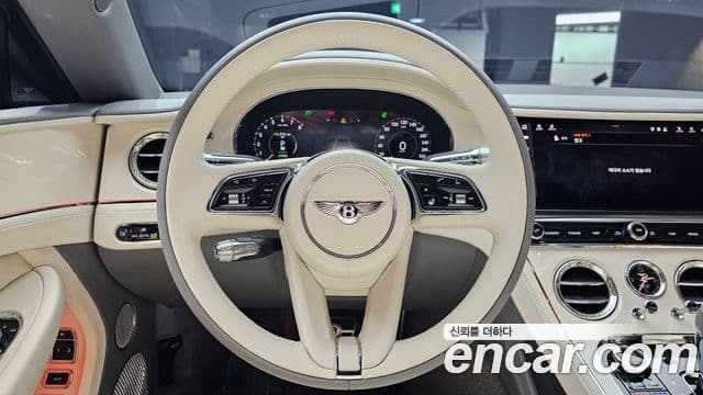Bentley Continental GT 2025 — Şəkil 12/20