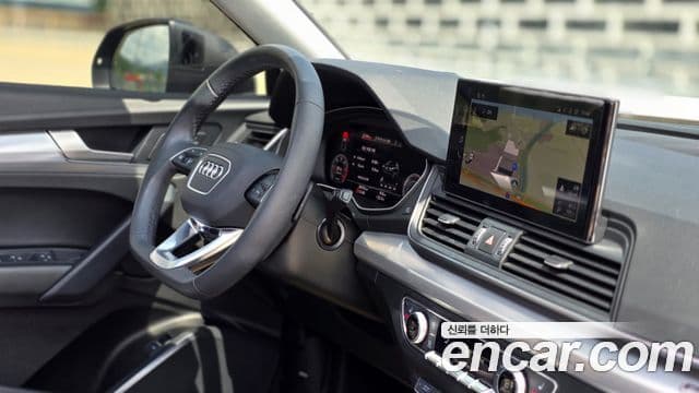 Audi Q5 2022 — Photo 9/20