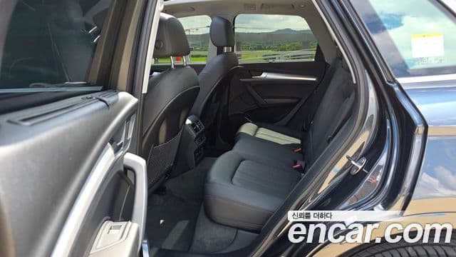 Audi Q5 2022 — Photo 1/20