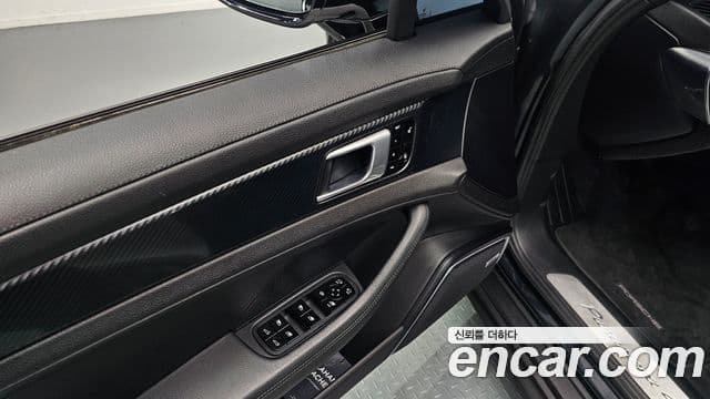 Porsche Panamera 2018 — Şəkil 17/20