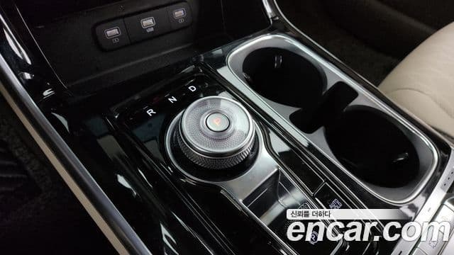 Kia Carnival 2023 — Şəkil 9/20