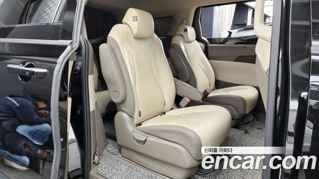 Kia Carnival 2023 — Şəkil 12/20