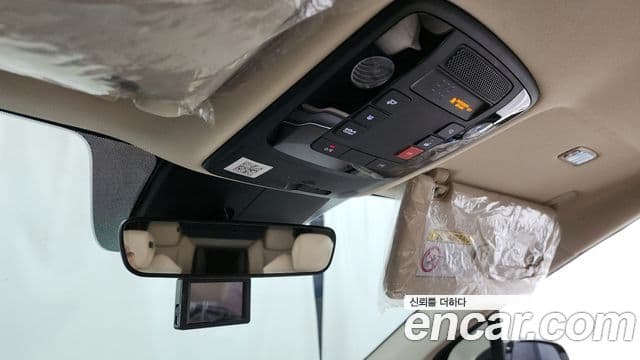 Kia Carnival 2023 — Şəkil 17/20