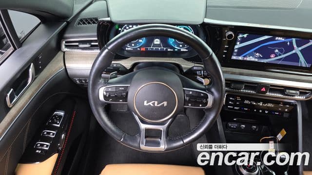 Kia K5 2023 — Şəkil 13/20