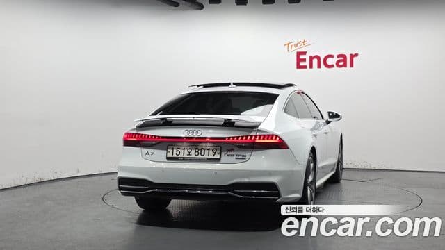 Audi A7 2020 — ფოტო 4/20