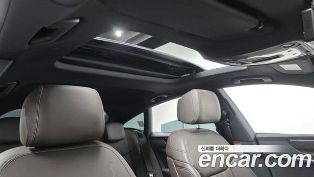 Audi A7 2020 — ფოტო 17/20