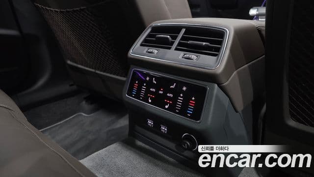 Audi A7 2020 — ფოტო 19/20