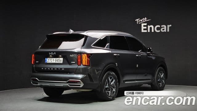 Kia Sorento 2022 — Фото 2/20