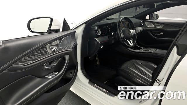 Mercedes-Benz CLS-Class 2021 — Photo 10/20