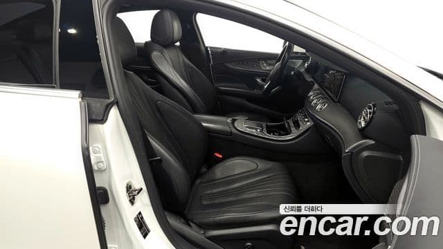 Mercedes-Benz CLS-Class 2021 — Photo 2/20