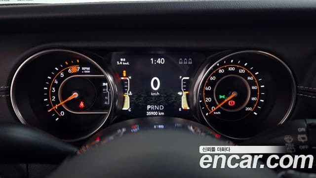 Jeep Wrangler 2022 — Şəkil 8/20