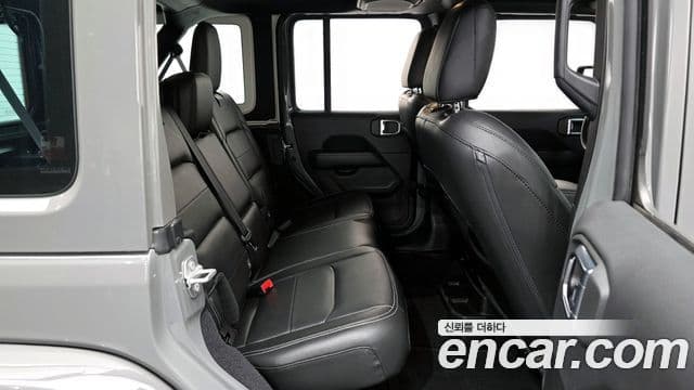 Jeep Wrangler 2022 — Şəkil 18/20
