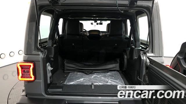 Jeep Wrangler 2022 — Şəkil 20/20