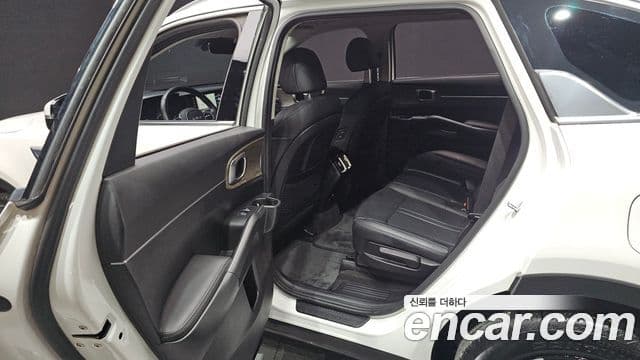 Kia Sorento 2021 — Фото 11/20