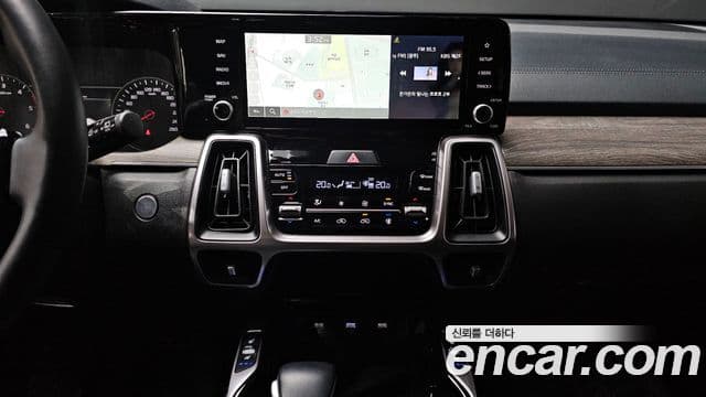 Kia Sorento 2021 — Фото 14/20