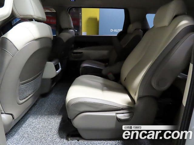 Kia Carnival 2023 — Şəkil 12/20
