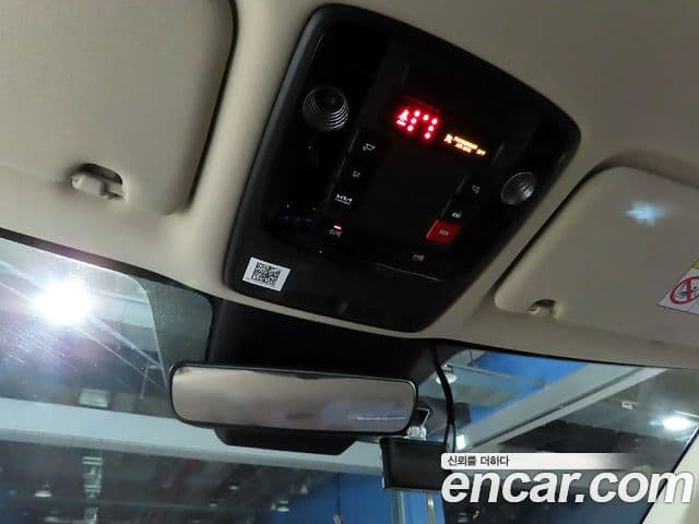 Kia Carnival 2023 — Şəkil 17/20