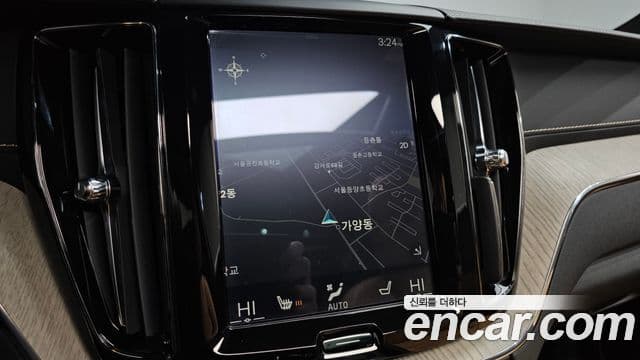 Volvo XC60 2019 — Şəkil 14/20