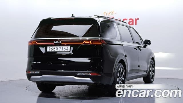 Kia Carnival 2021 — ფოტო 1/20