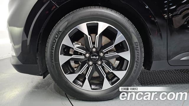 Kia Carnival 2021 — ფოტო 4/20